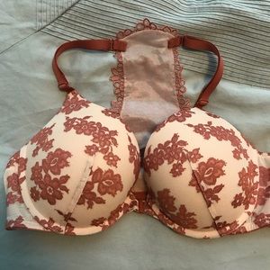 Victoria’s Secret pink bra 36C